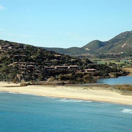 Case Sul Mare Residenze Di Bes Chia Exteriör bild
