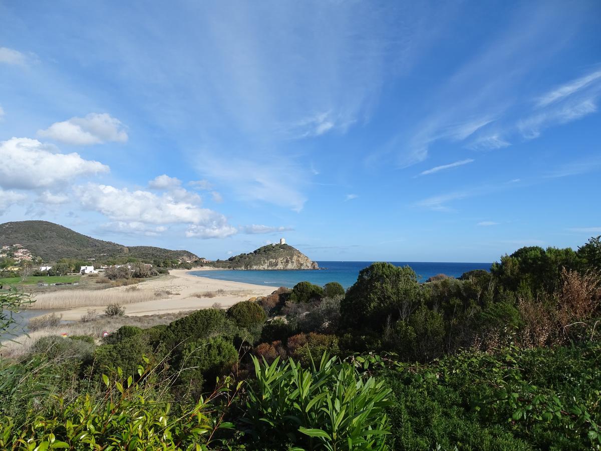 Case Sul Mare Residenze Di Bes Chia Exteriör bild